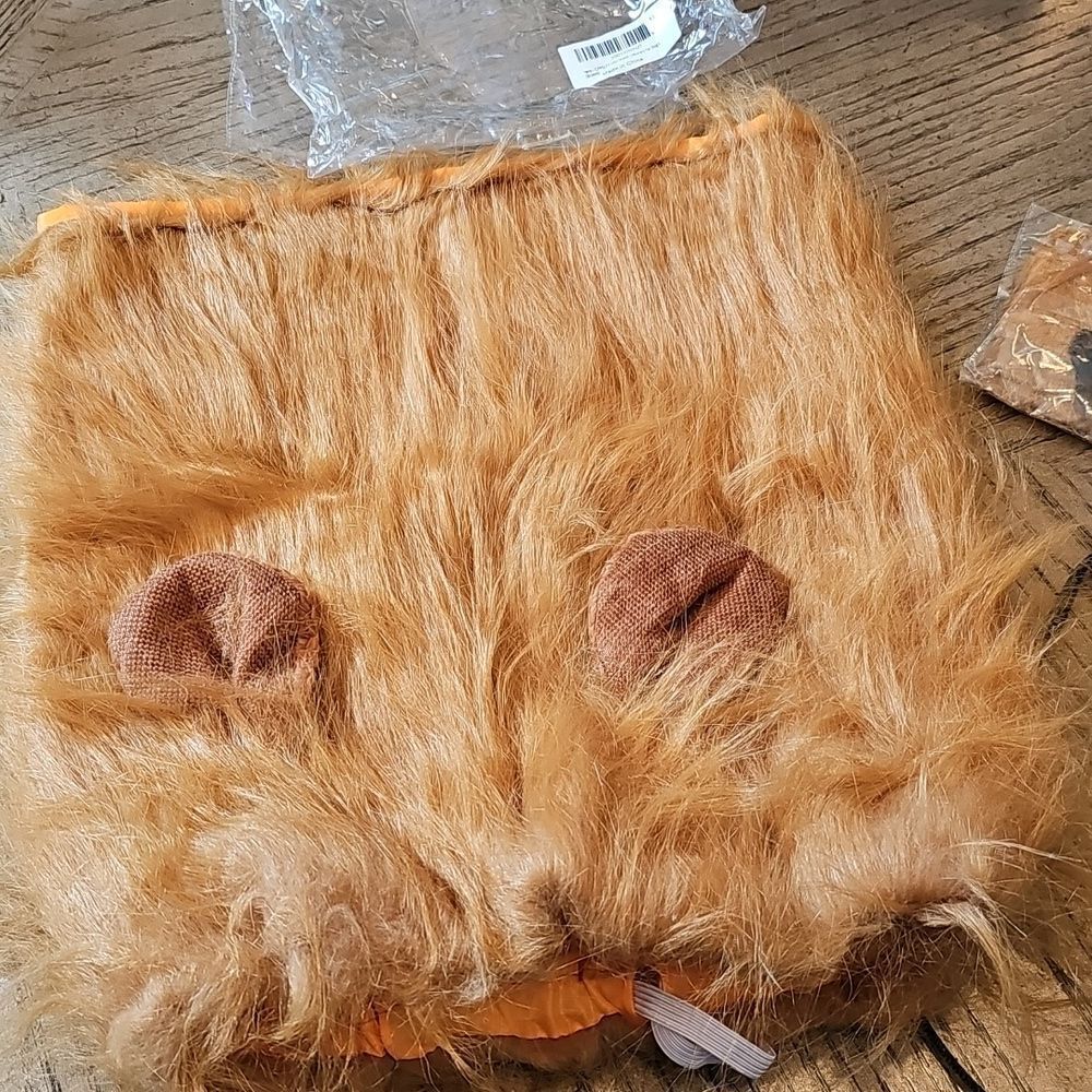 Lion mane dog costume Size M- L NWOT
